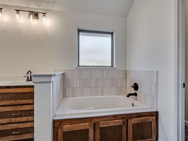1100 Wisteria Way, Noble, OK 73068