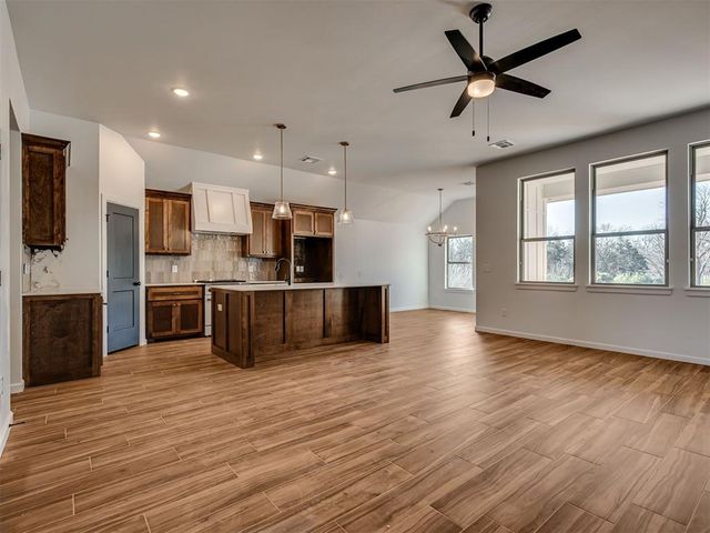1100 Wisteria Way, Noble, OK 73068