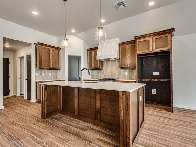 1100 Wisteria Way, Noble, OK 73068