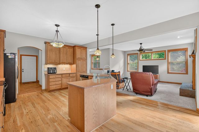 11224 Halstead Trail, Woodbury, MN 55129