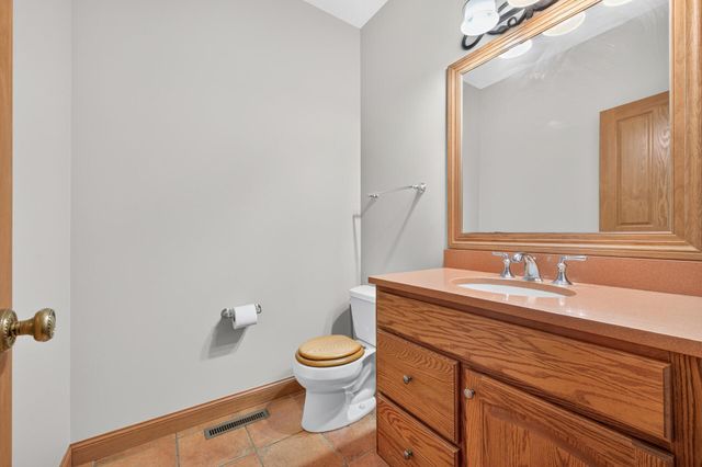 11224 Halstead Trail, Woodbury, MN 55129