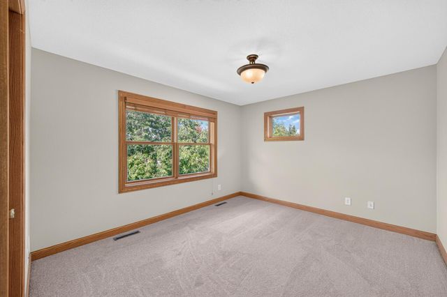 11224 Halstead Trail, Woodbury, MN 55129