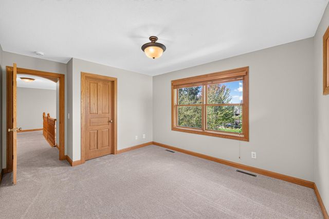 11224 Halstead Trail, Woodbury, MN 55129