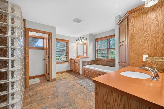 11224 Halstead Trail, Woodbury, MN 55129