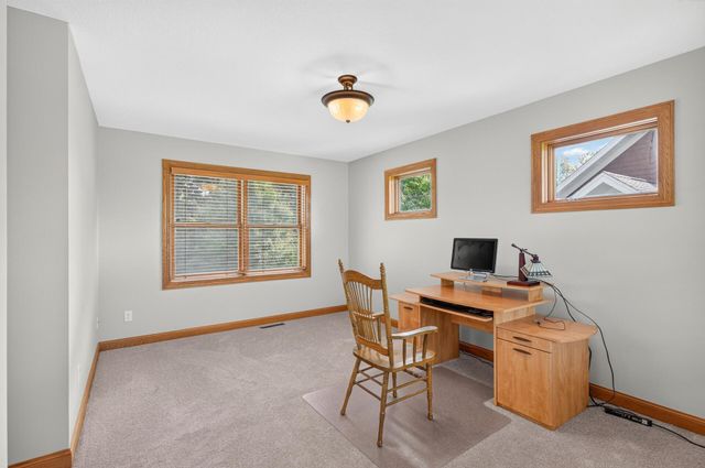 11224 Halstead Trail, Woodbury, MN 55129