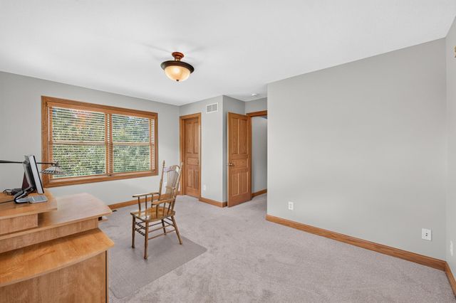 11224 Halstead Trail, Woodbury, MN 55129