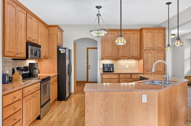 11224 Halstead Trail, Woodbury, MN 55129
