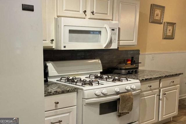 119 Lancaster Way, Hiram, GA 30141