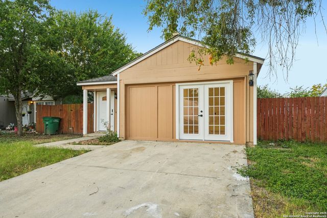 9738 Valley, San Antonio, TX 78250