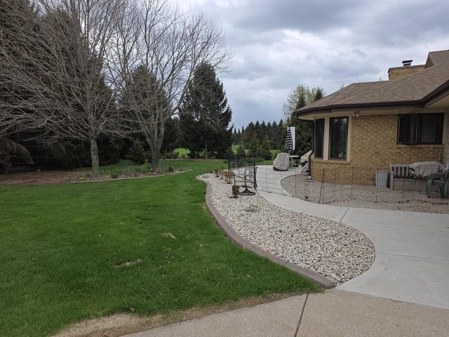 W292N6880 Dorn ROAD, Hartland, WI 53029