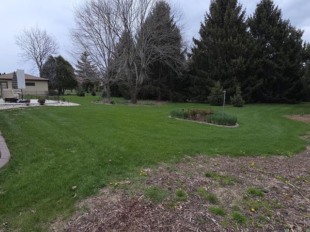 W292N6880 Dorn ROAD, Hartland, WI 53029