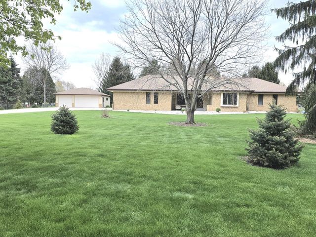 W292N6880 Dorn ROAD, Hartland, WI 53029