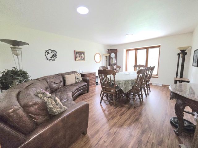 W292N6880 Dorn ROAD, Hartland, WI 53029