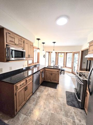 W292N6880 Dorn ROAD, Hartland, WI 53029