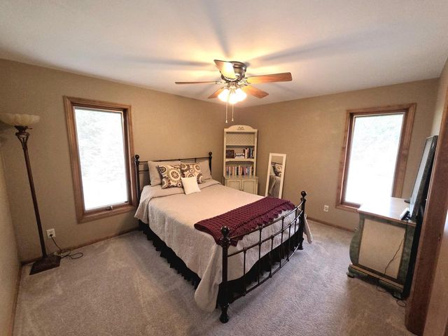W292N6880 Dorn ROAD, Hartland, WI 53029