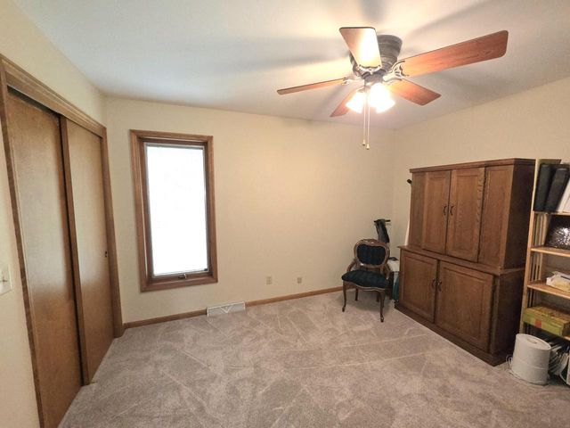 W292N6880 Dorn ROAD, Hartland, WI 53029