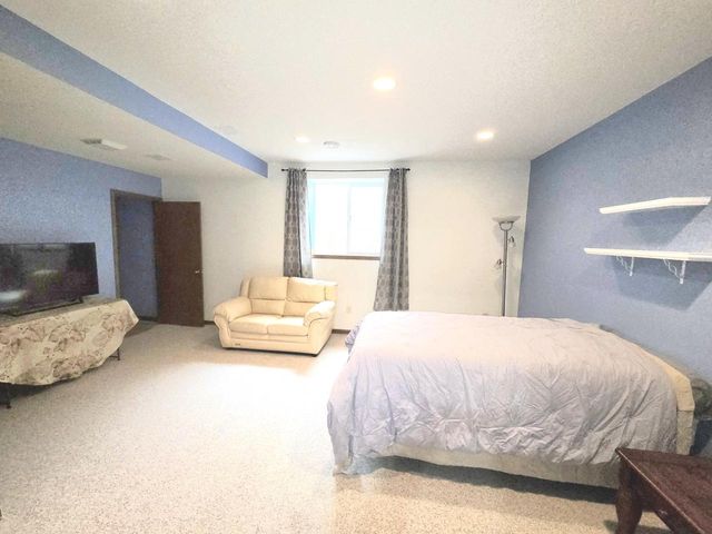 W292N6880 Dorn ROAD, Hartland, WI 53029