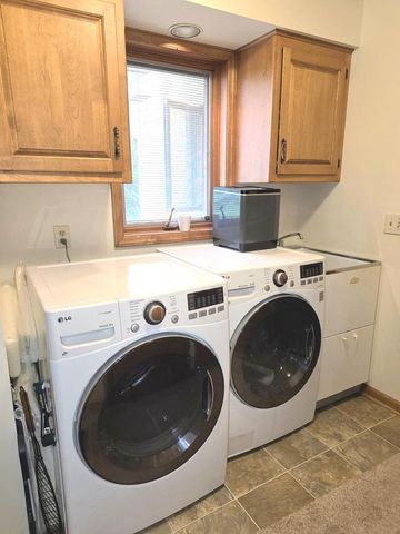 W292N6880 Dorn ROAD, Hartland, WI 53029