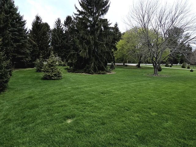 W292N6880 Dorn ROAD, Hartland, WI 53029