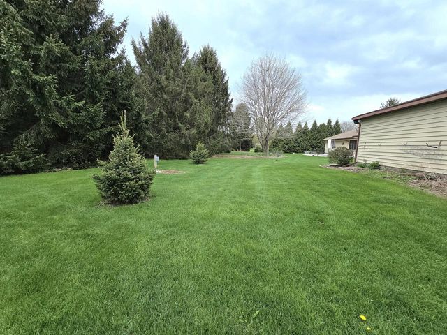 W292N6880 Dorn ROAD, Hartland, WI 53029
