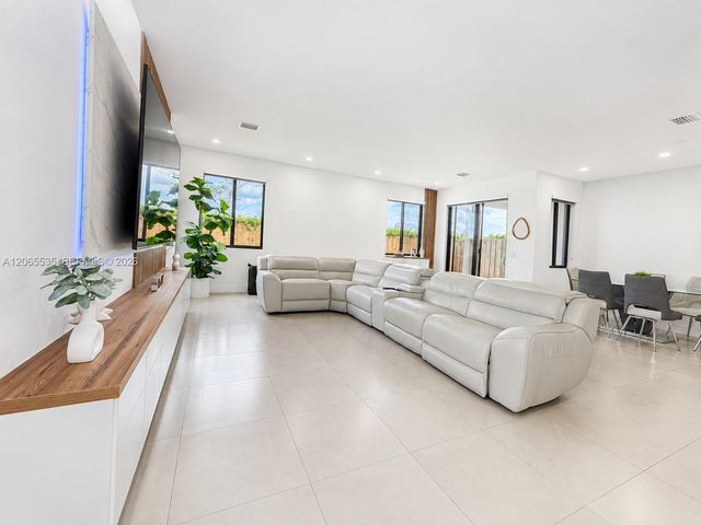 15749 SW 136th Terrace, Miami, FL 33196