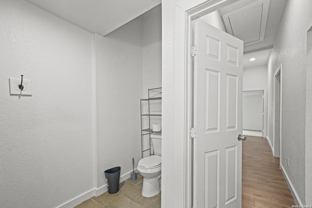 1301 Avenue K, Hondo, TX 78861