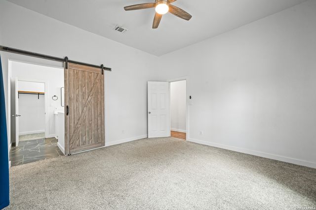 1301 Avenue K, Hondo, TX 78861