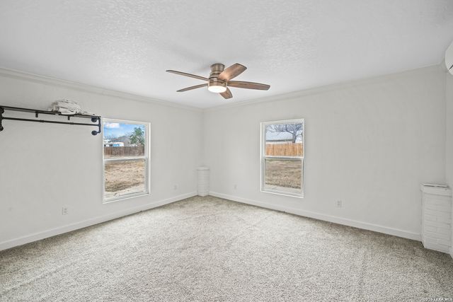 1301 Avenue K, Hondo, TX 78861