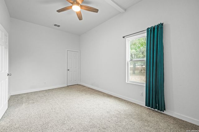 1301 Avenue K, Hondo, TX 78861