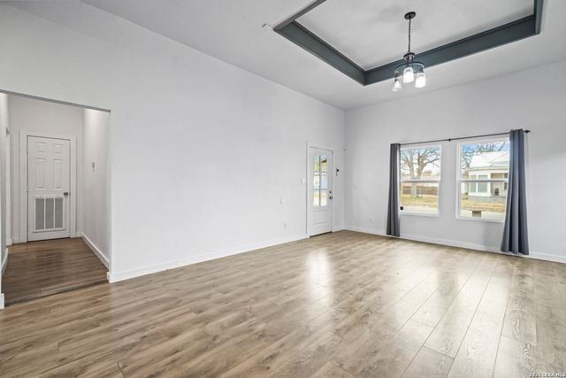 1301 Avenue K, Hondo, TX 78861