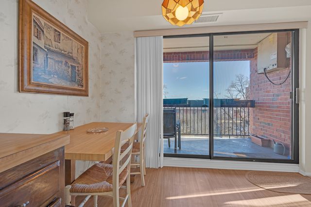 3801 Appian Way 403, Glenview, IL 60025