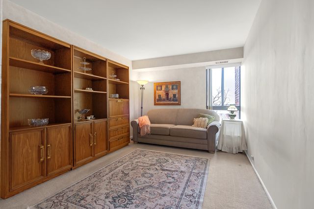 3801 Appian Way 403, Glenview, IL 60025