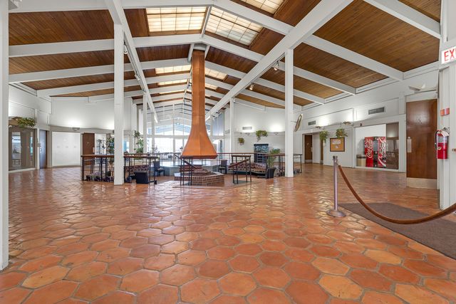 3801 Appian Way 403, Glenview, IL 60025