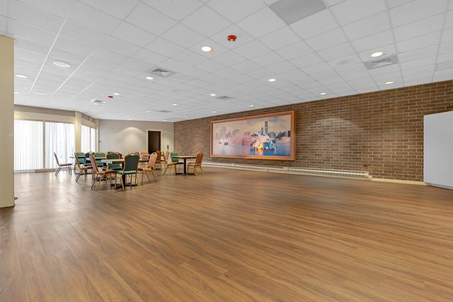 3801 Appian Way 403, Glenview, IL 60025