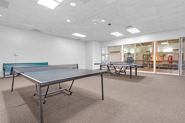 3801 Appian Way 403, Glenview, IL 60025