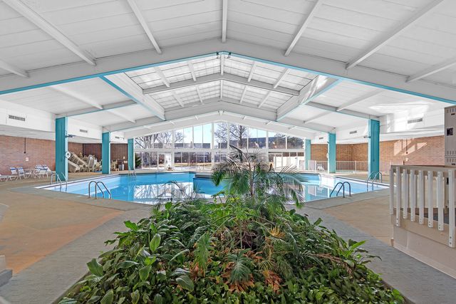 3801 Appian Way 403, Glenview, IL 60025