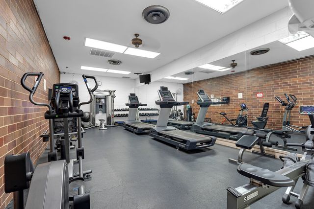 3801 Appian Way 403, Glenview, IL 60025