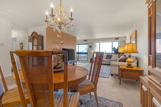 3801 Appian Way 403, Glenview, IL 60025