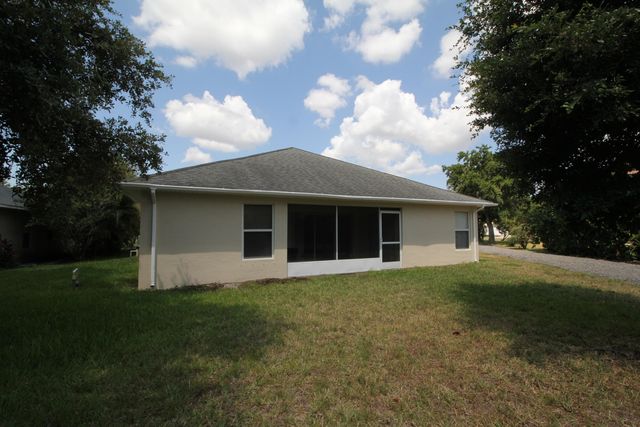 885 Tavernier Circle NE, Palm Bay, FL 32905