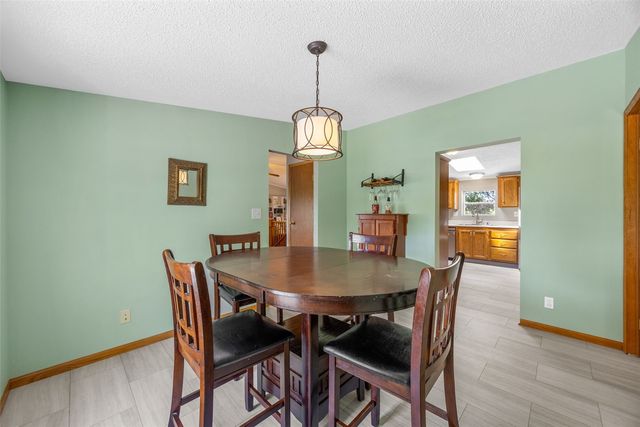 1650 W Forevergreen Road, North Liberty, IA 52317