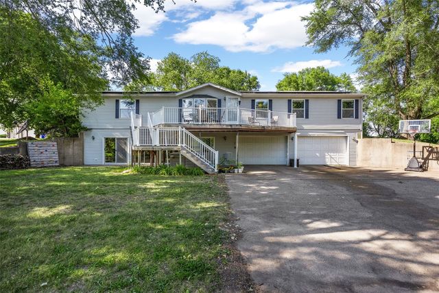 1650 W Forevergreen Road, North Liberty, IA 52317