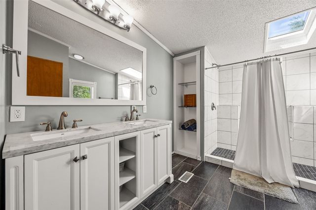 1650 W Forevergreen Road, North Liberty, IA 52317