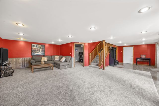 1650 W Forevergreen Road, North Liberty, IA 52317