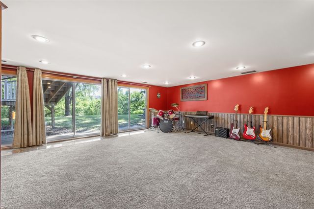 1650 W Forevergreen Road, North Liberty, IA 52317