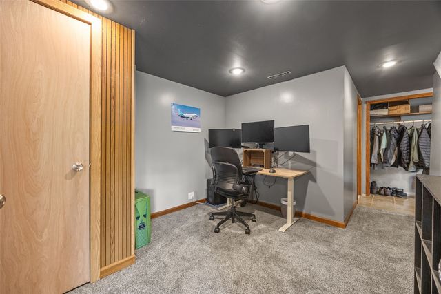 1650 W Forevergreen Road, North Liberty, IA 52317