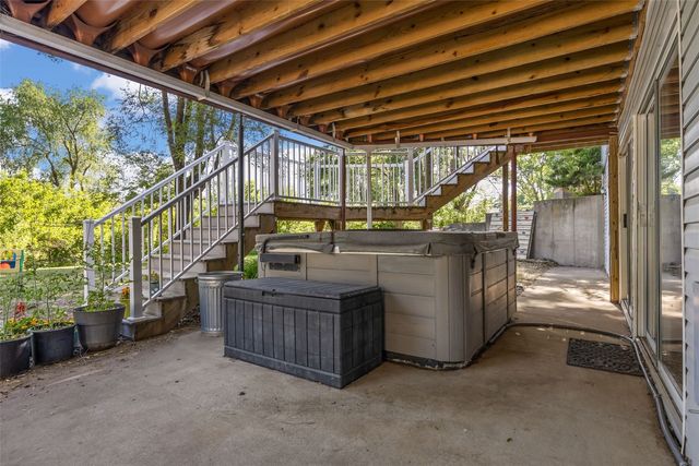 1650 W Forevergreen Road, North Liberty, IA 52317