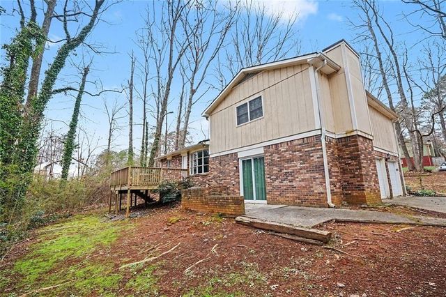 126 W Jousters NW Lane, Lawrenceville, GA 30044