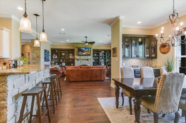 348 Carlson CIR, Buchanan Dam, TX 78609