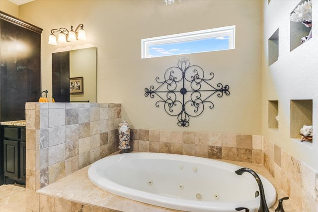 348 Carlson CIR, Buchanan Dam, TX 78609