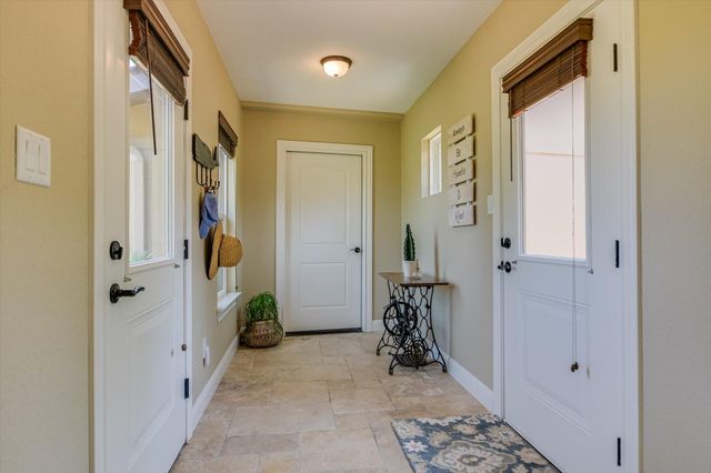 348 Carlson CIR, Buchanan Dam, TX 78609